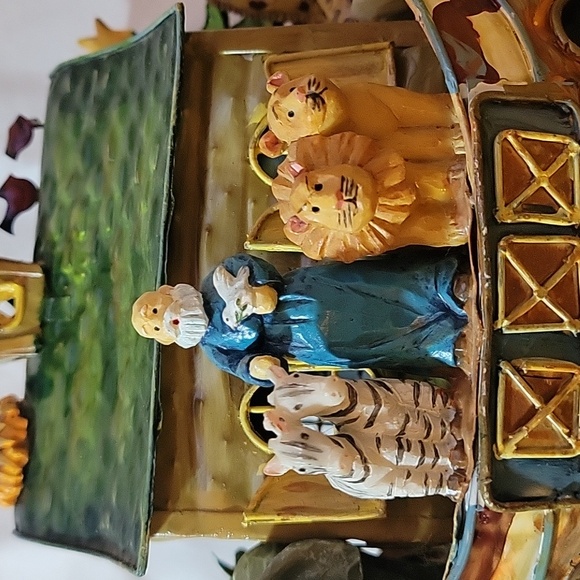 KURT S. ADLER Noah’s Ark Metal Night Light Home Table Top Bible Ship Boat Decor - Picture 4 of 17